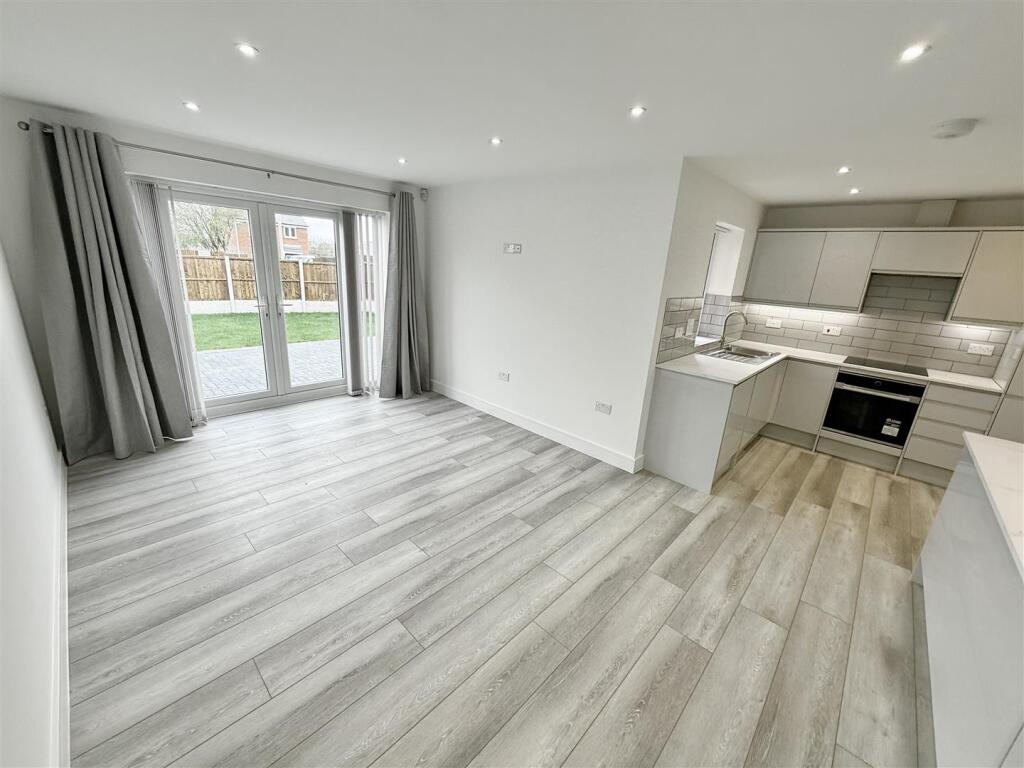 Kitchen / Dining room