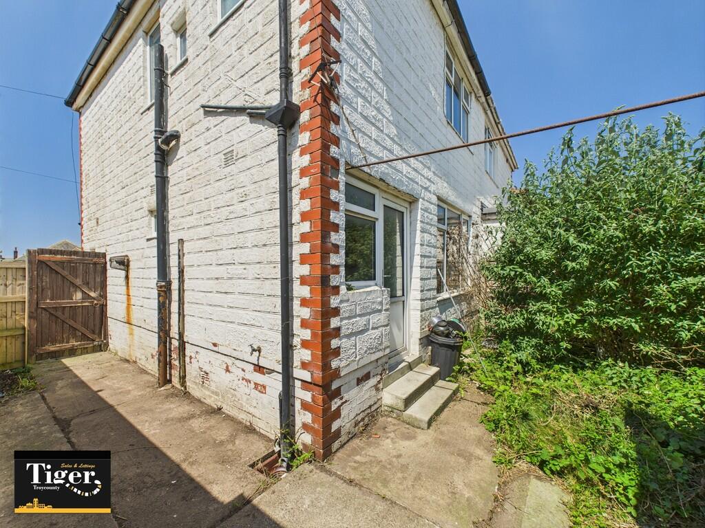 CAM02176G0-PR0615...