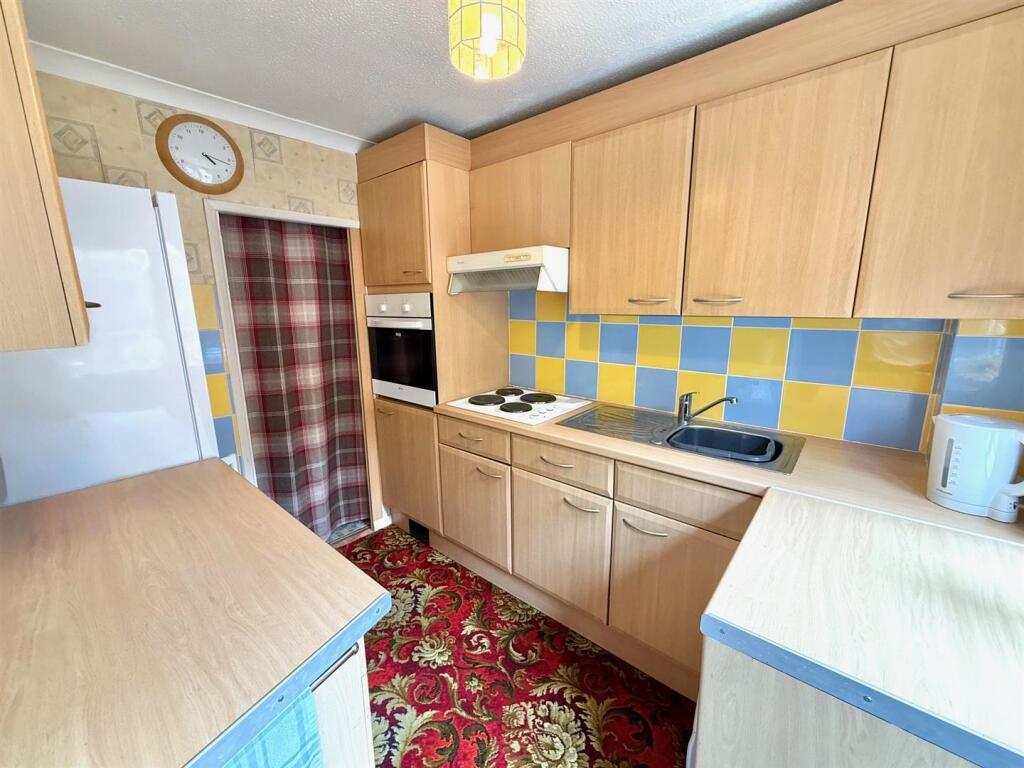Kitchen 1.jpg
