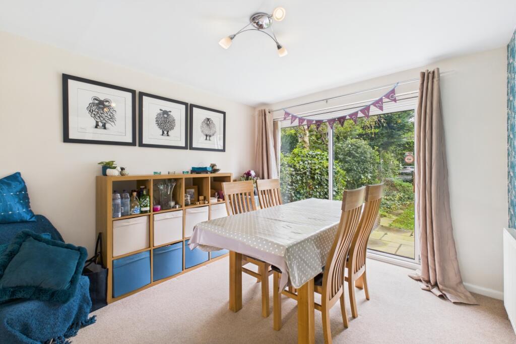 CAM03162G0-PR0244-STILL007