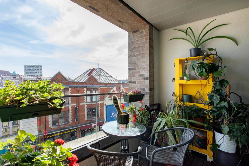 Kingsland High Street, E8