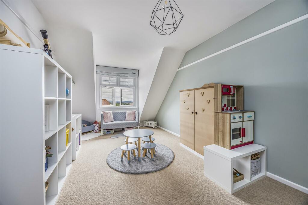 11 Hilltop Crescent, Drayton-PorticoMarketing-Sara