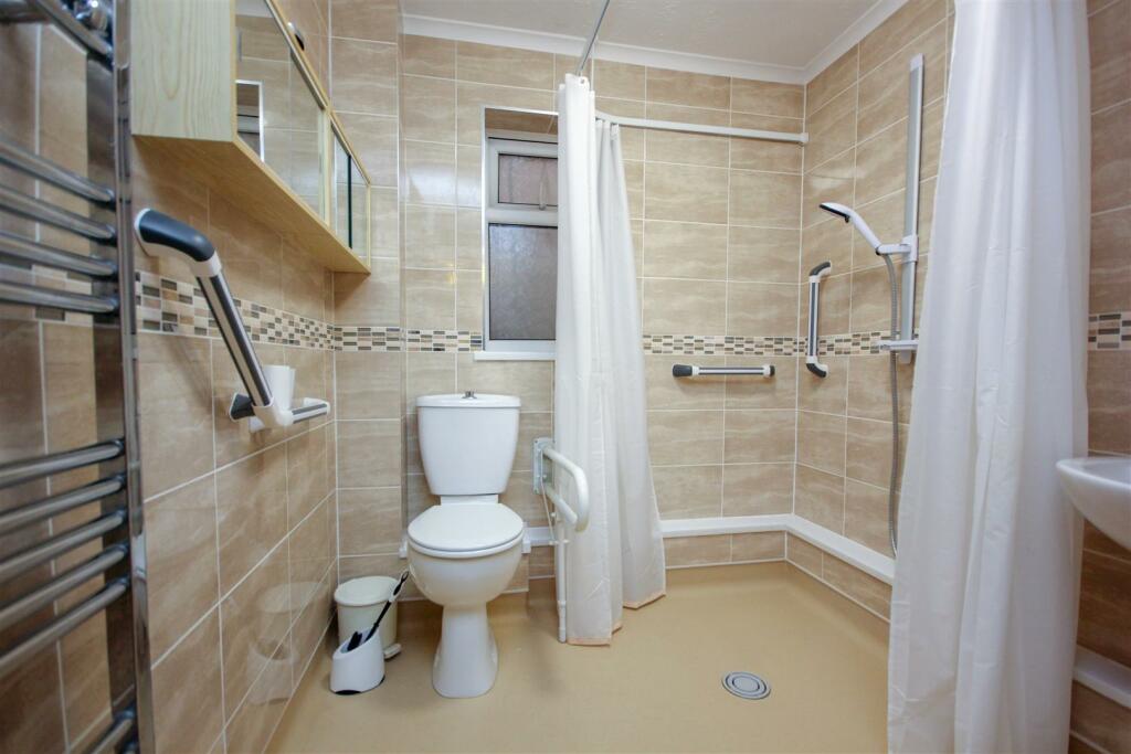 Shower room.jpg