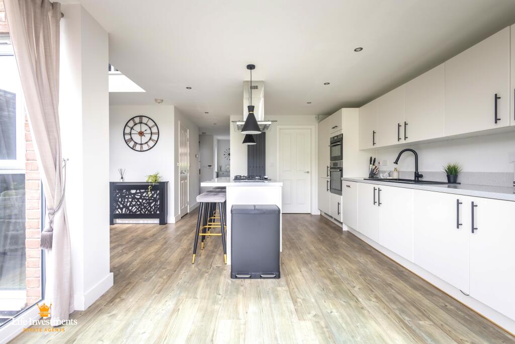 Kitchen-Family Room