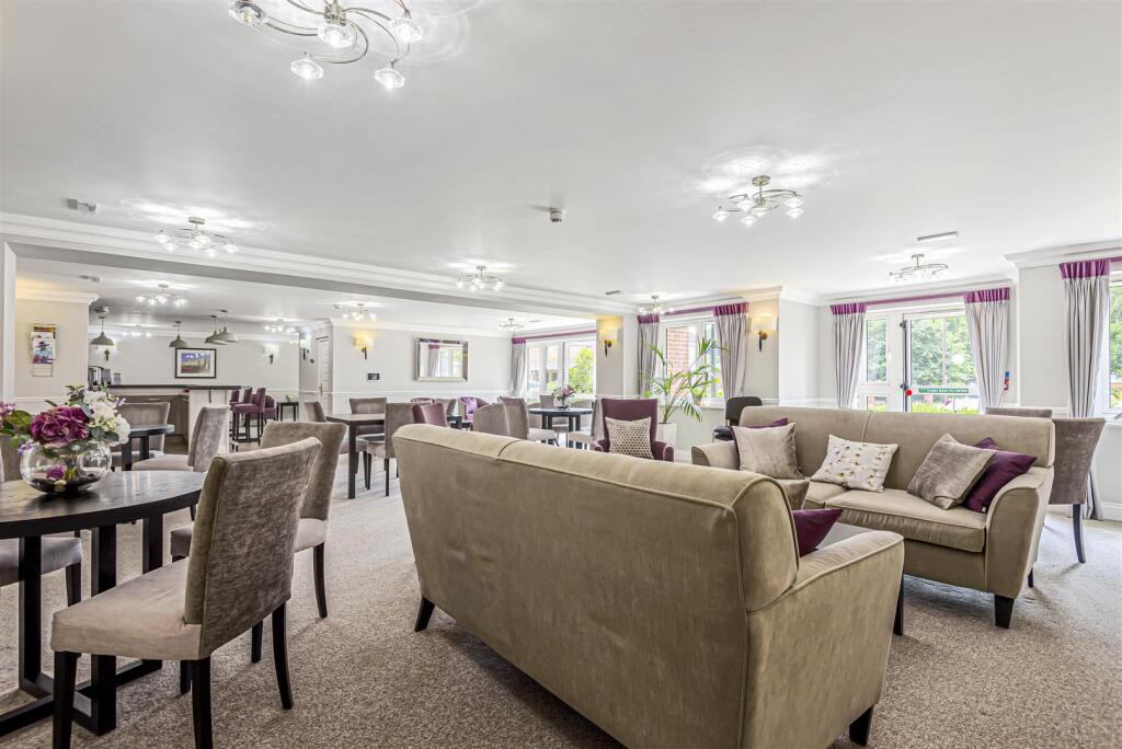 Owners Lounge.jpg