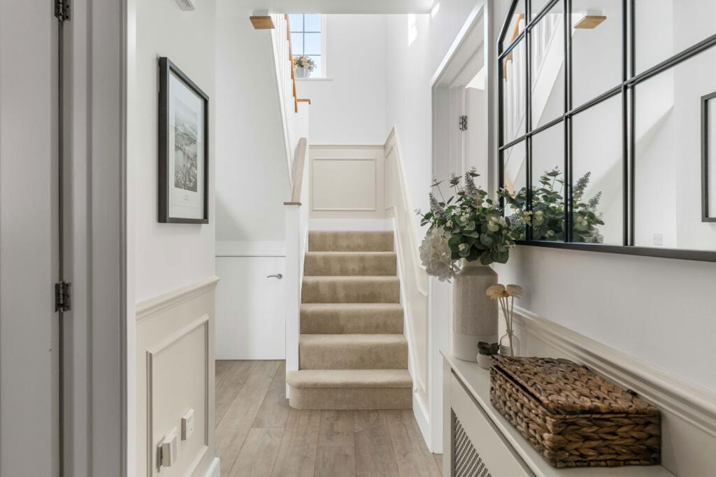 Dray Gardens, Buntingford, SG9 9GX