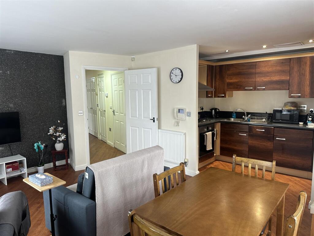 Open Plan Lounge/Kitchen Space