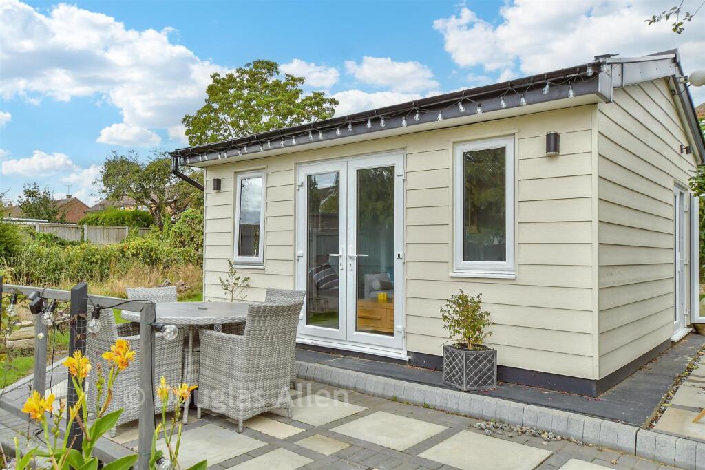 External Lifestyle Photograph