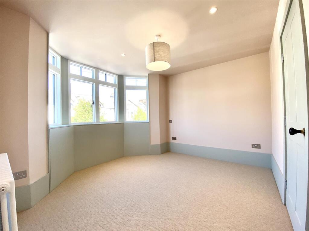Bedroom1.jpg