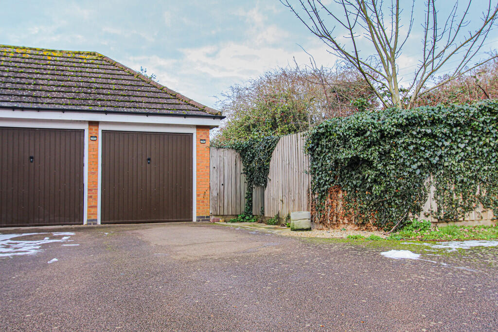 Garage and Off Ro...