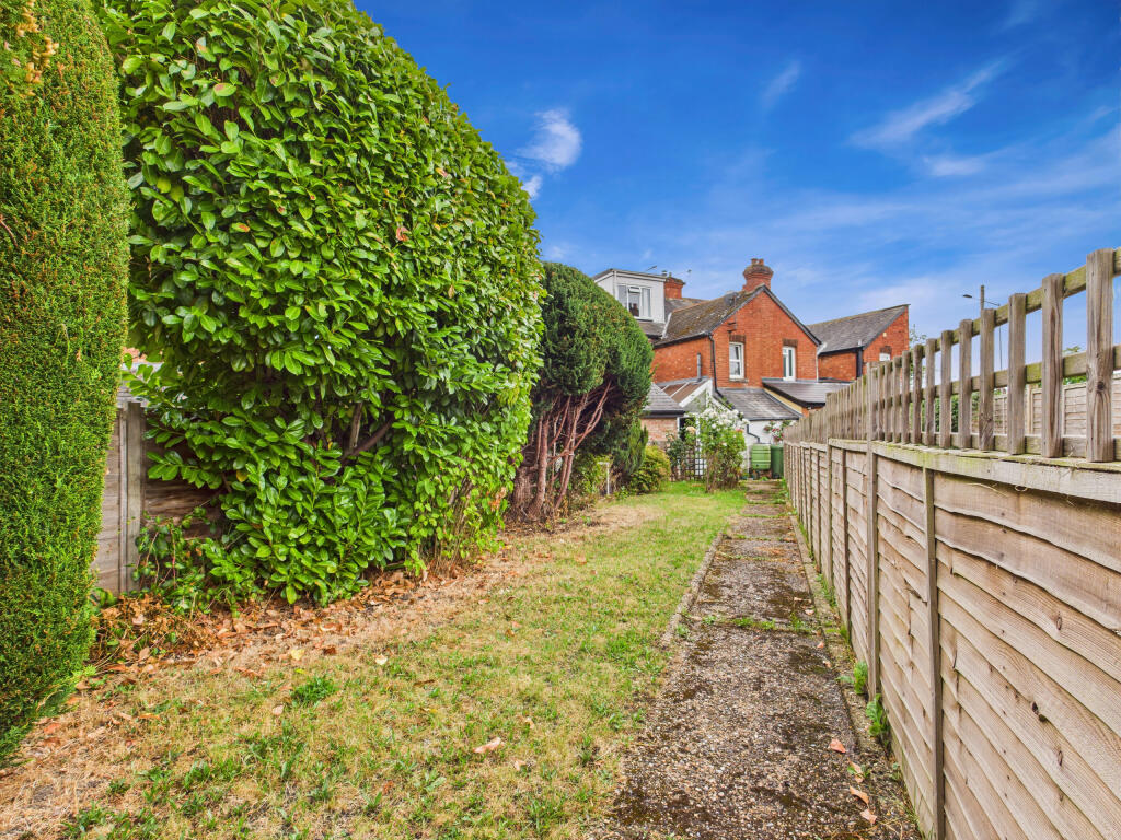 CAM01354G0-PR0569-STILL024