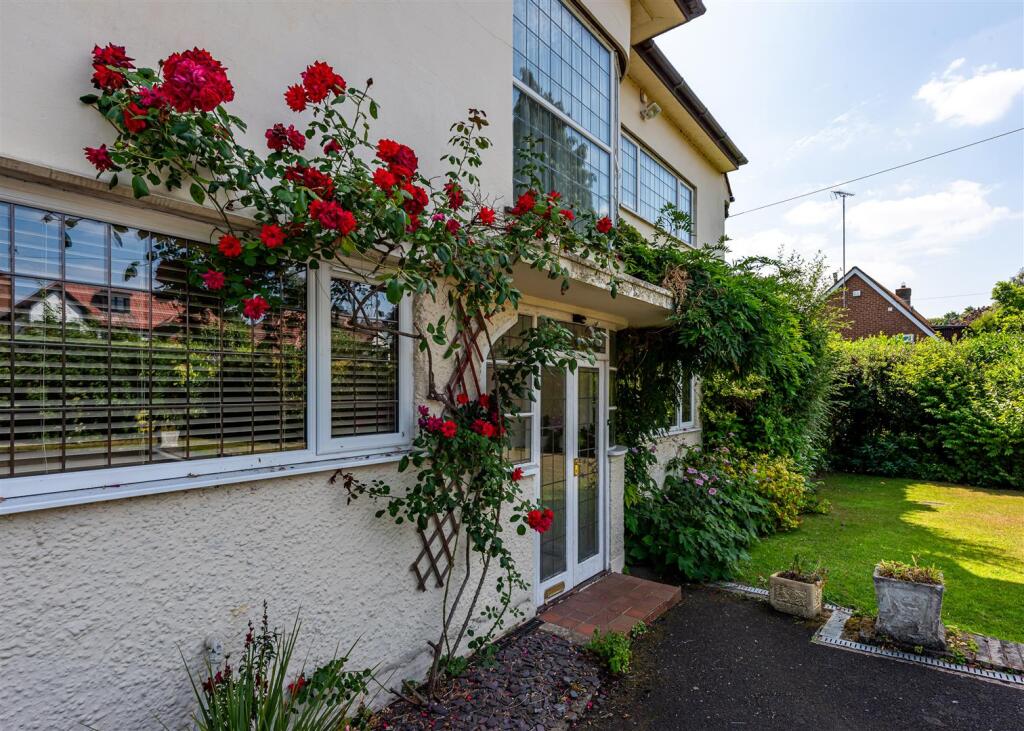 Perton Springs-external-18.jpg