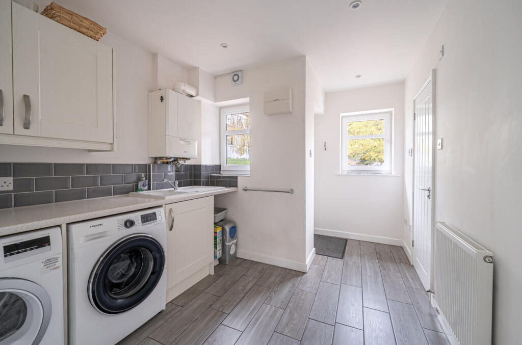 1374016-24-6901ef...