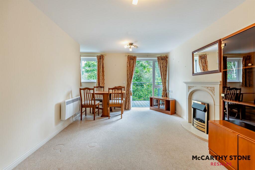 8608949-interior14-800.JPG
