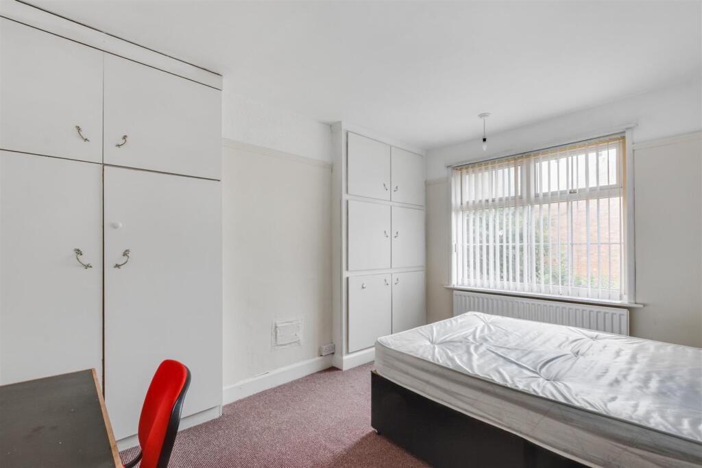 Bedroom 1.jpeg