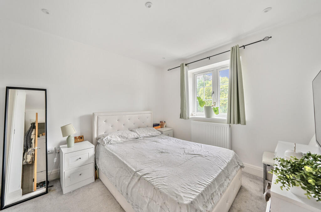 1298394-11-685d11...