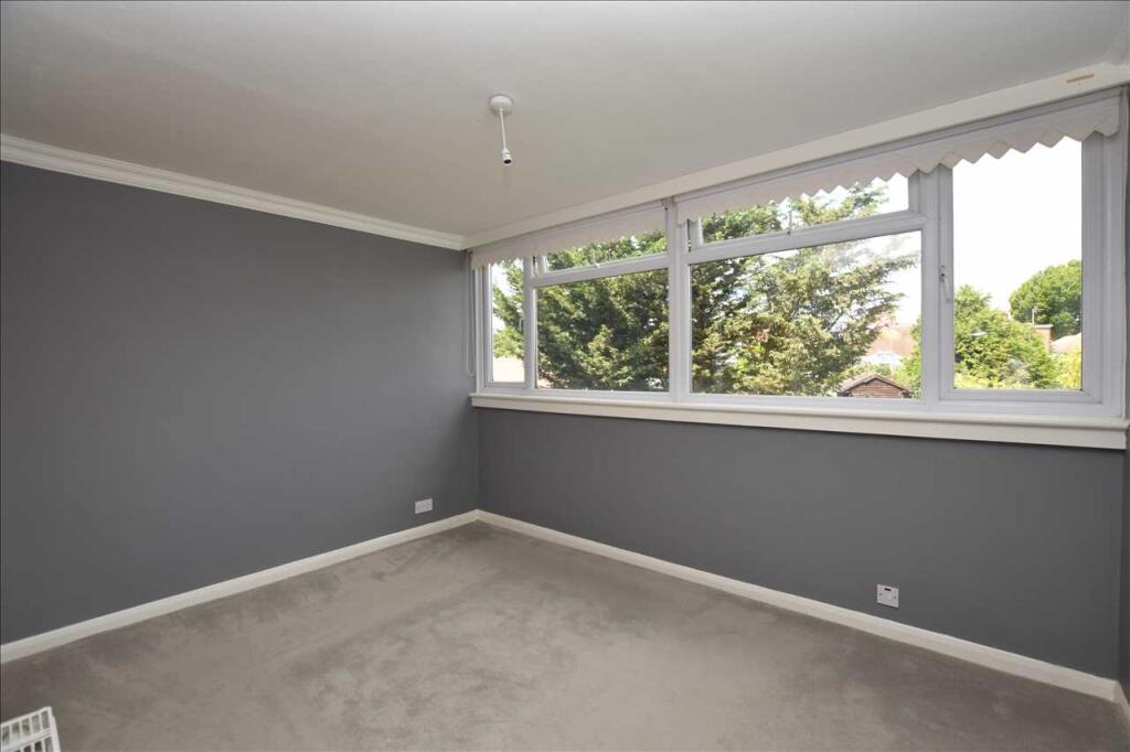 FIRST FLOOR BEDROOM