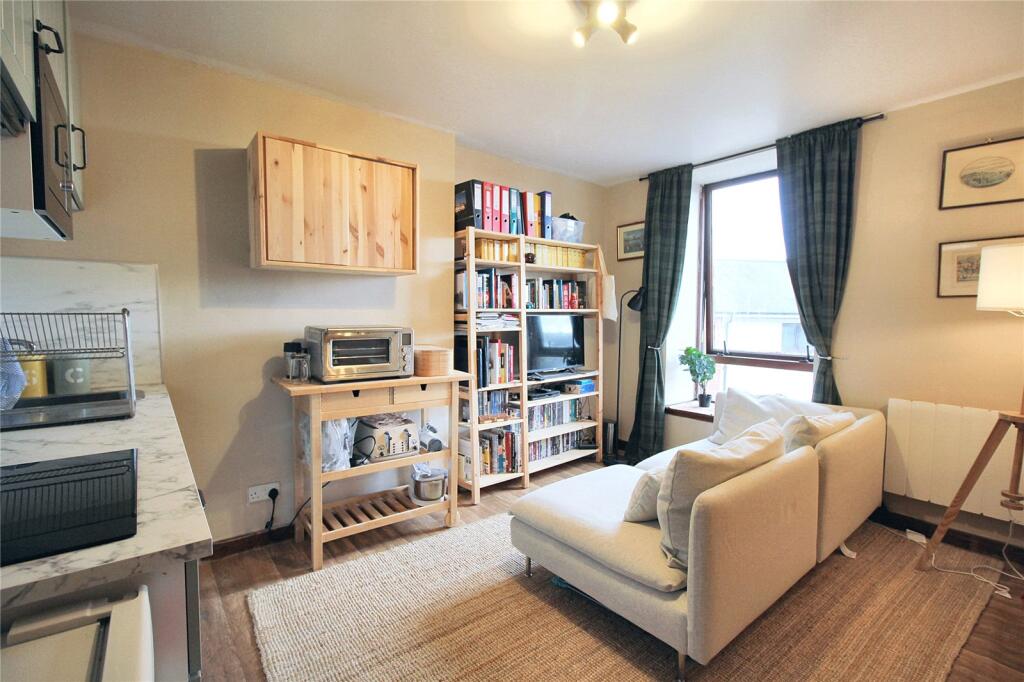 Living Room/Kitchen