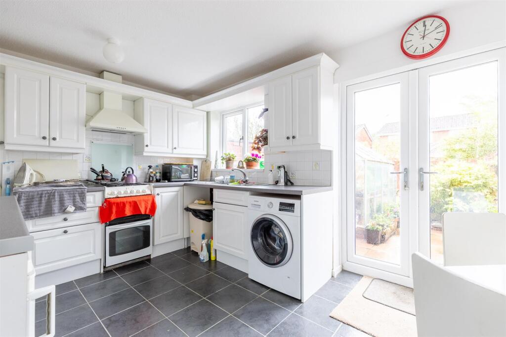 34SheringhamDrive-6.jpg