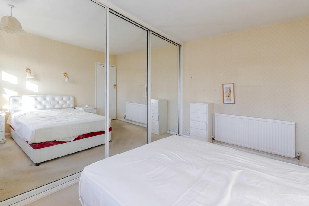 Bedroom 1b