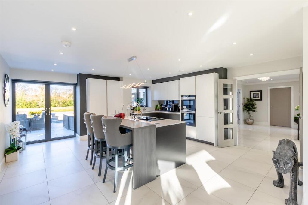 WhatsApp Image 2024-09-02 at 11.08.28_d3921cf0.jpg