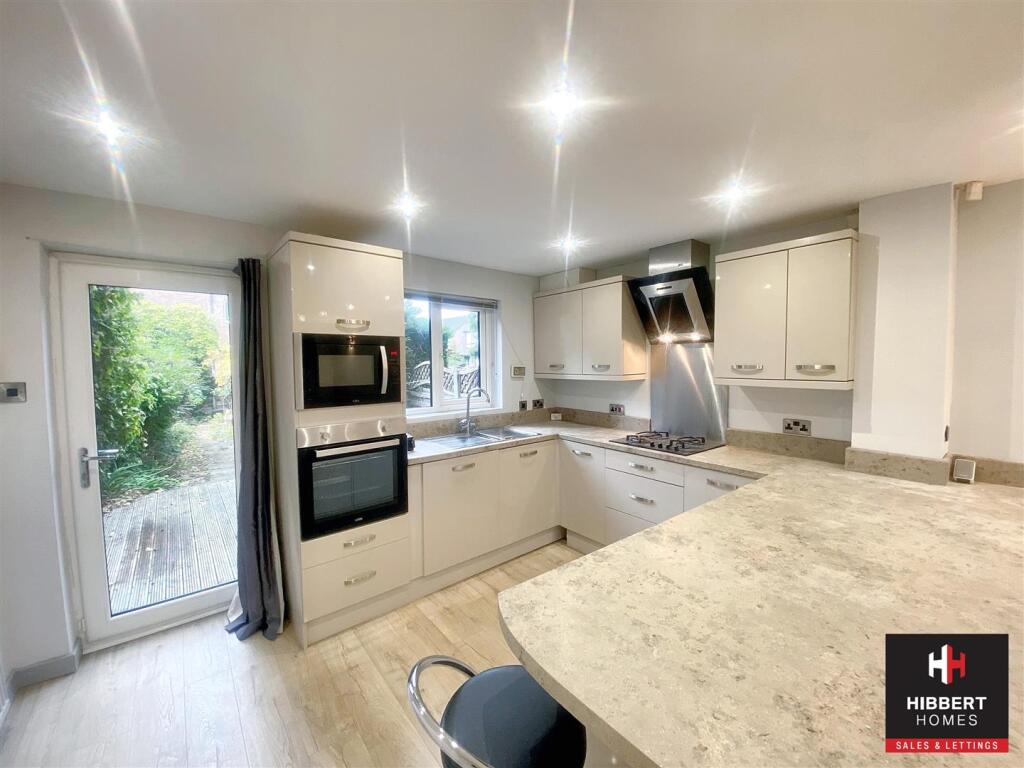 kitchen 1.jpg