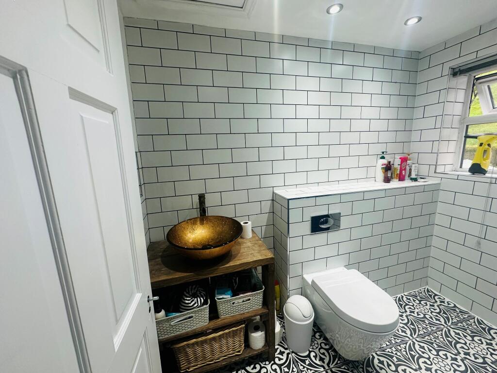 Bathroom 13