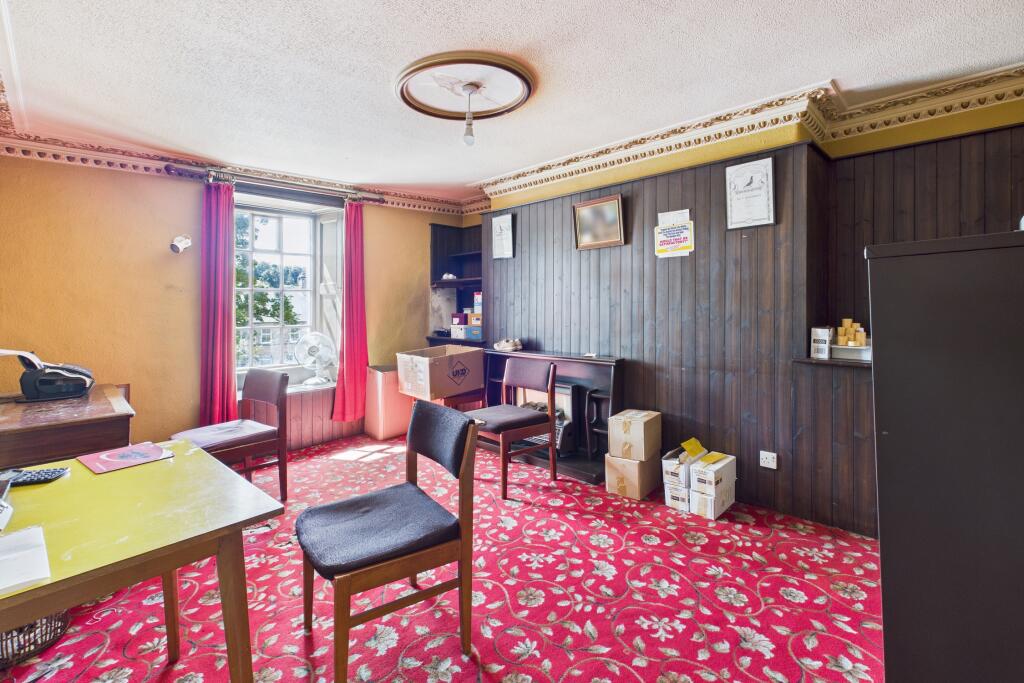 CAM04201G0-PR0094-STILL005