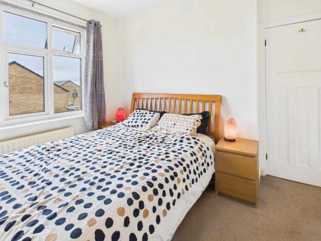 CAM04233G0-PR0035-STILL001