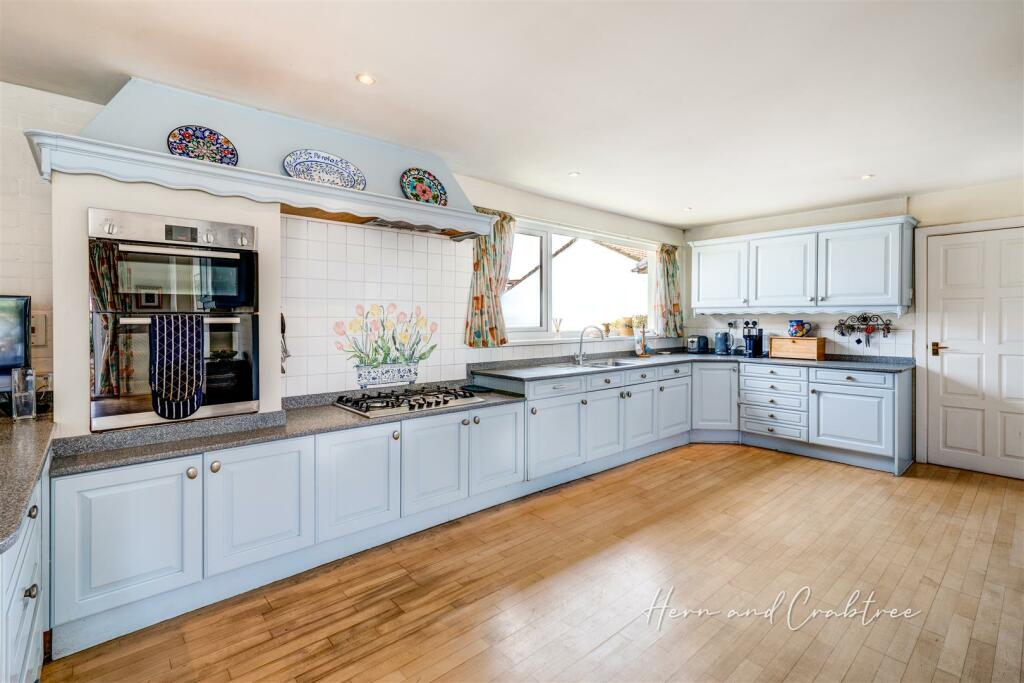 Wellfield Court, Marshfield, HernCrabtree (28).jpg