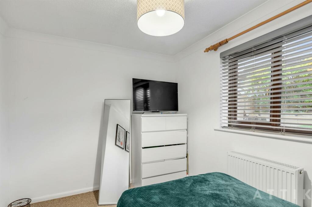 93 Dukes Drive Halesworth IP19 8TJ (12).jpg