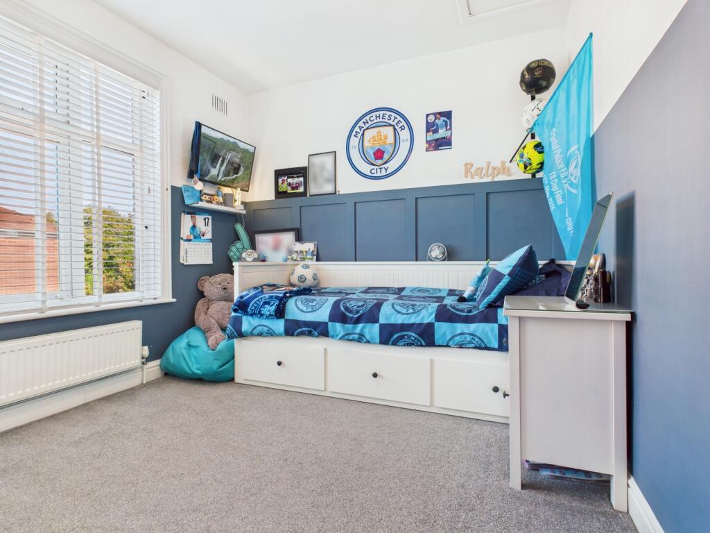 CAM03729G0-PR0148-STILL011