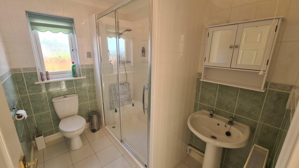 SHOWEROOM