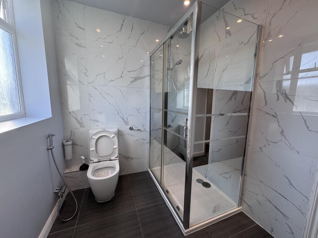 FF Bathroom (1)