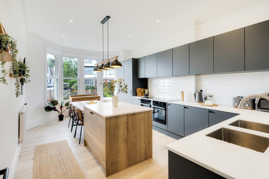 Upper kitchen (9)