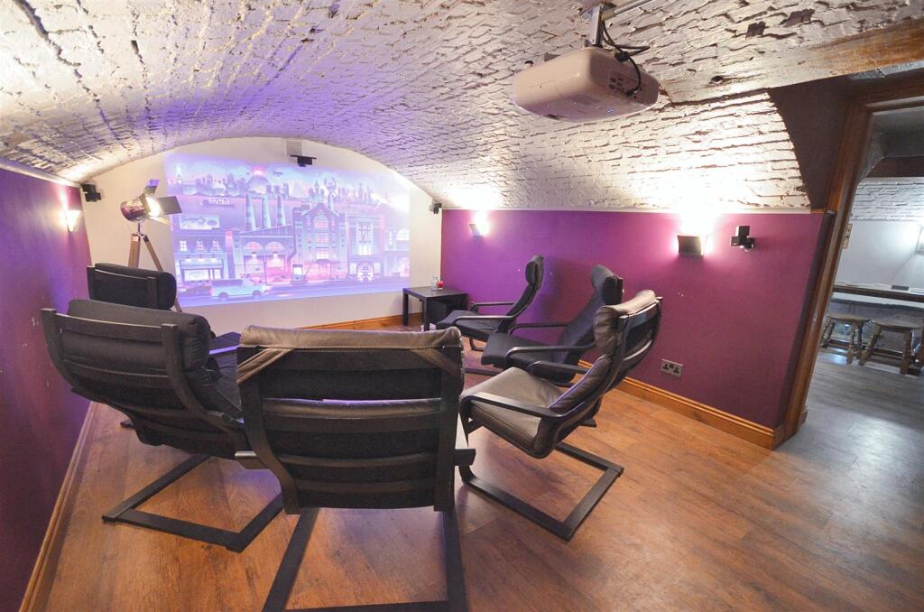 Cinema Room &amp; The Local