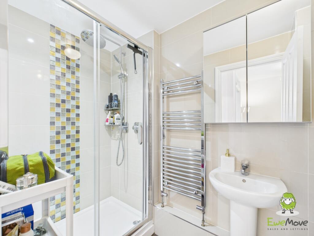 EweMove Estate Agents Basingstoke - Bennet Close