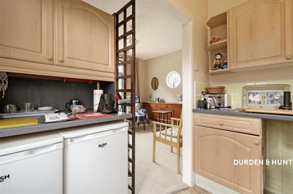 Woodhall Crescent
