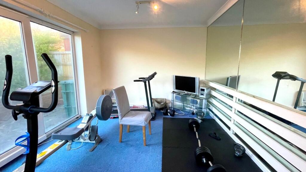 marie close 8 gym.jpg