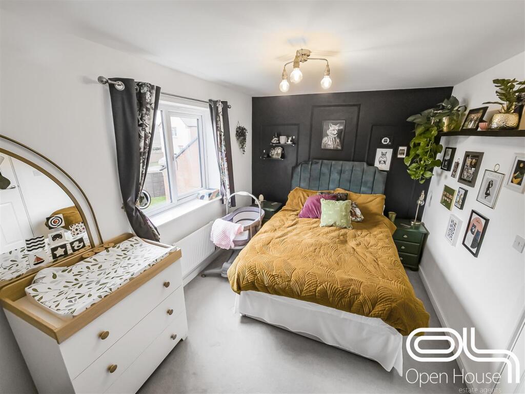 Harrier Way (13).jpg