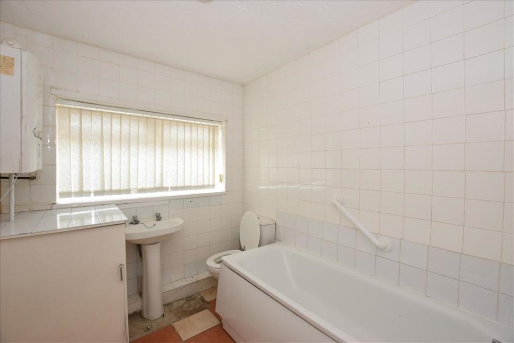 LOWER FLAT BATHROOM