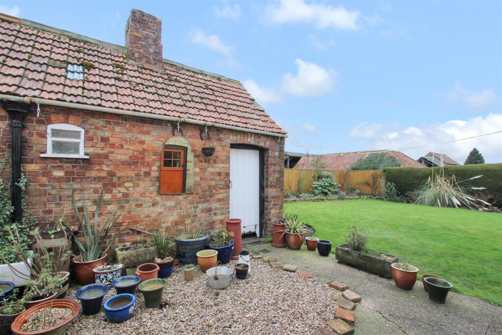 Outbuilding.JPG