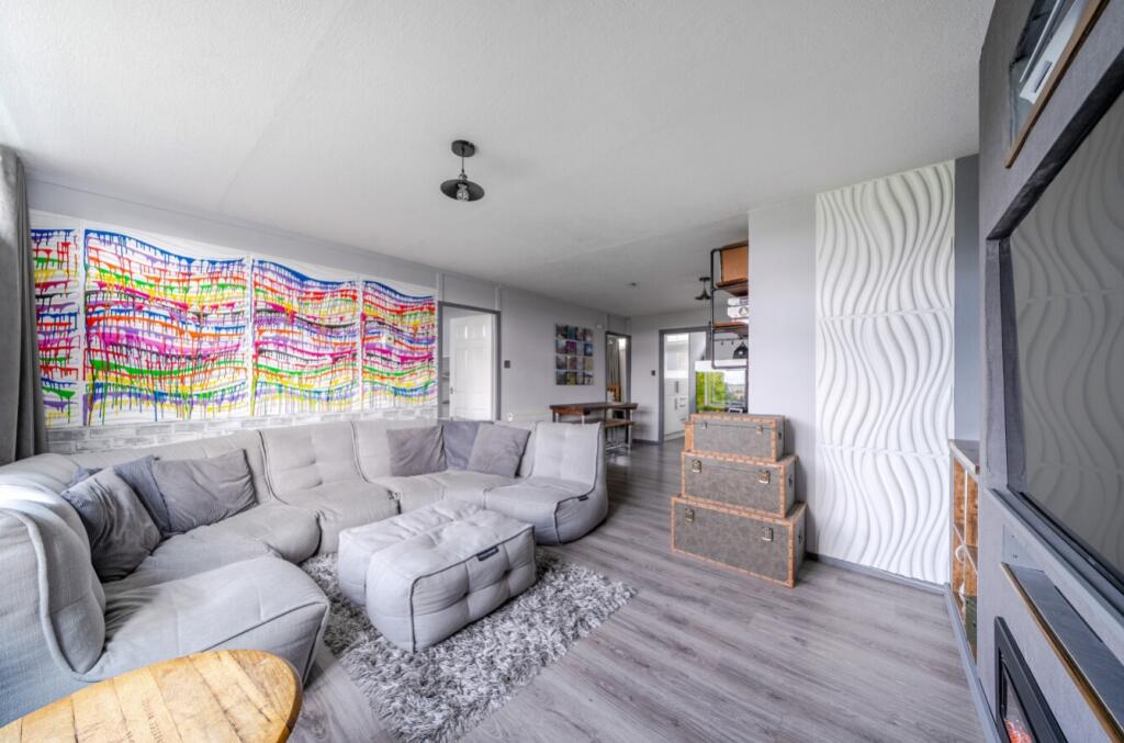 EweMove Harrogate - Living Area2