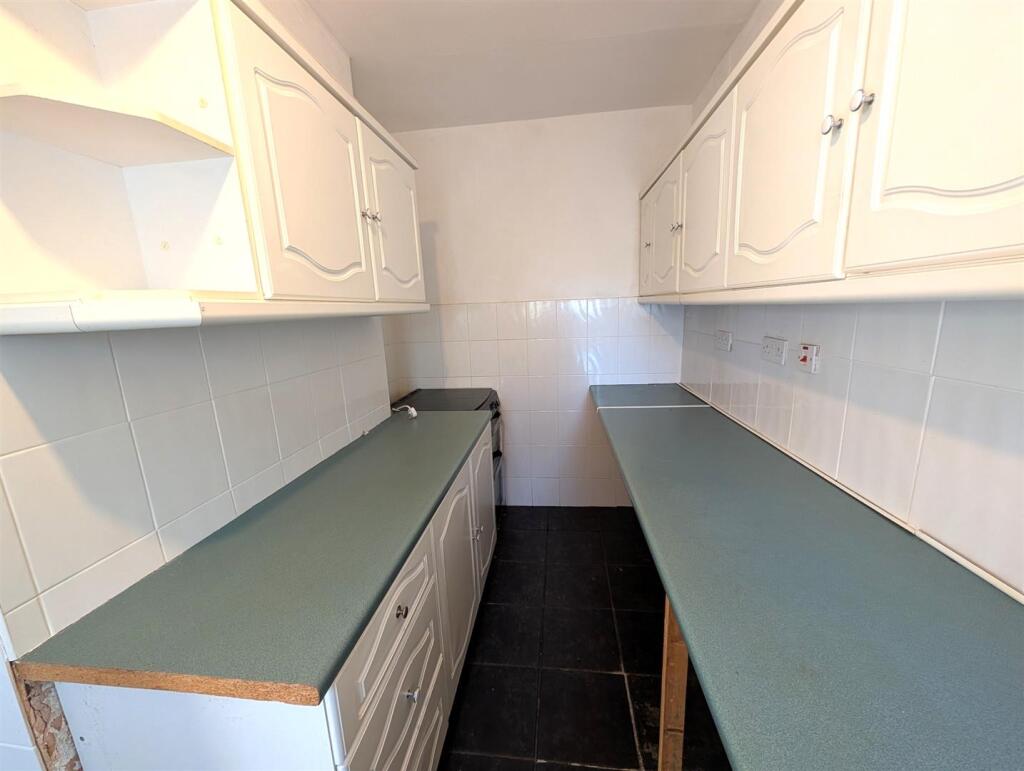 Kitchen b