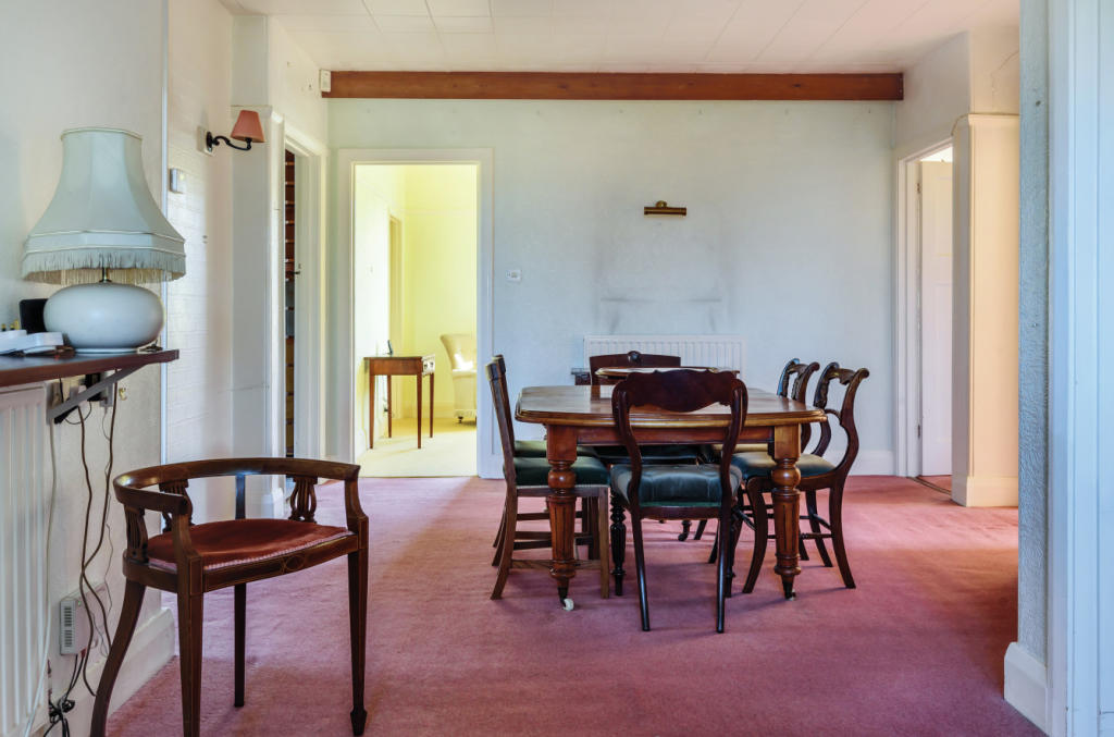 Hallway/Dining Room
