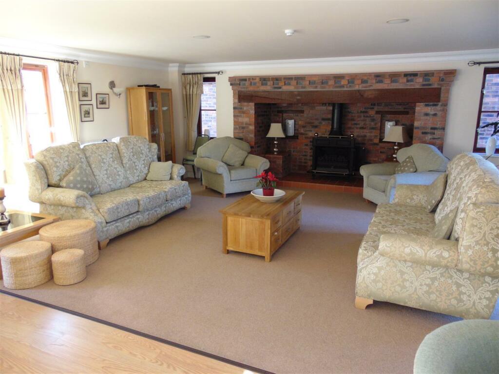 residents lounge.jpg