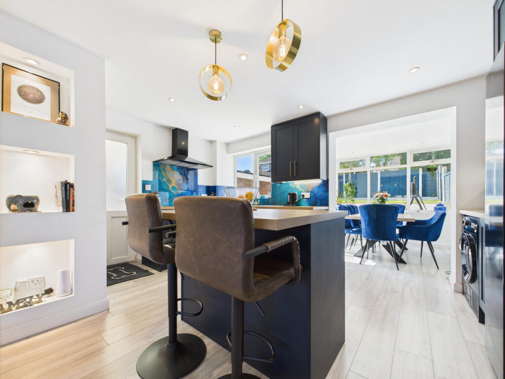 Open Kitchen / Living Area