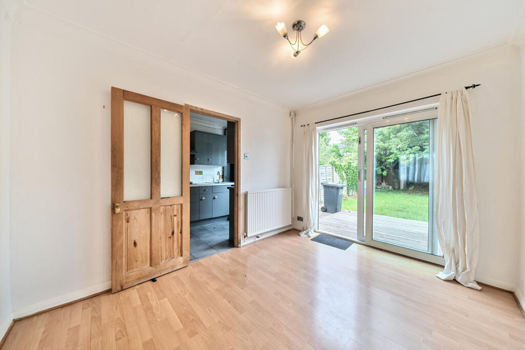 1298582-32-682f08...