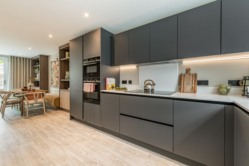 North Gate Park Plot 2 The Ash SH Kitchen To us...