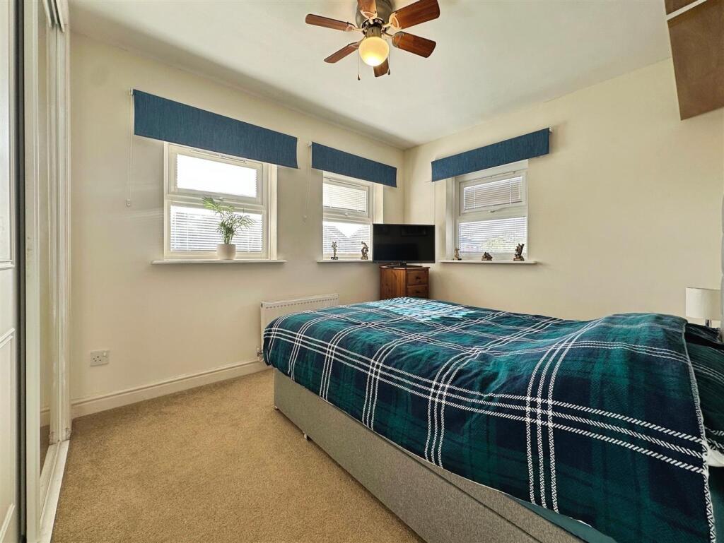 457255b2--45D3-8F06-5545F611A56D-34028-00000BA4FB4